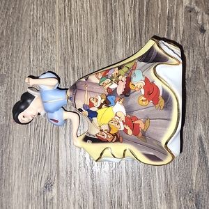 EUC 2004 Bradford Exchange Snow White porcelain bell figurine
